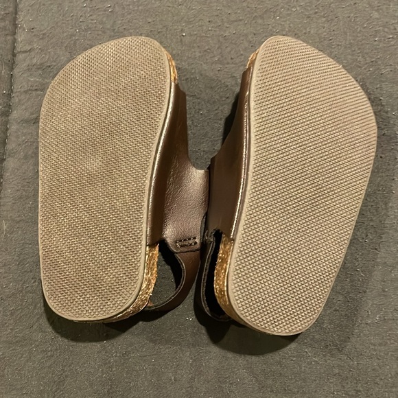 NWOT baby sandals from old navy - Picture 2 of 4